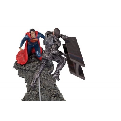 DC Collectibles Man of Steel Superman vs. Zod 1 Statue, Scale 12