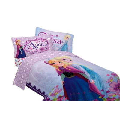 Disney 64 by 86" Frozen Celebrate Love Comforter, Twin