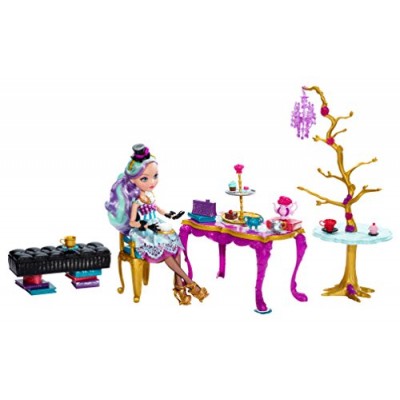 Ever After High Hat-Tastic Madeline Hatter Doll and Party Display
