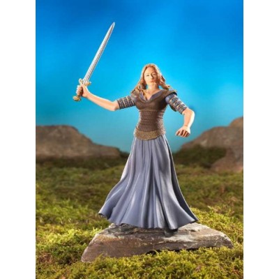 Lord of the Rings: The Two Towers: Collector Series 1 Eowyn With Sword Attack Action