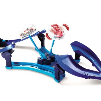Cars 2 Tokyo Spinout Track Set