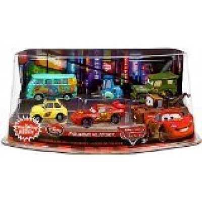 Disney / Pixar CARS Movie Exclusive PVC Figurine Playset Lightning McQueen Pit Crew Includes Luigi, Guido, McQueen, Mater, Sarge Filmore
