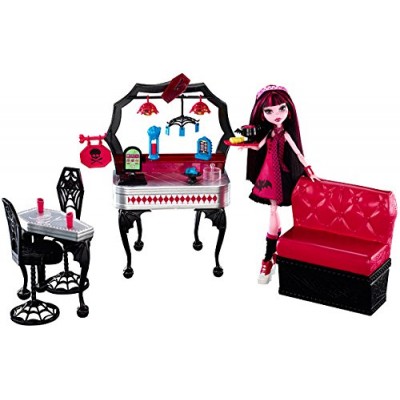Monster High Die-Ner and Draculaura Playset and Doll